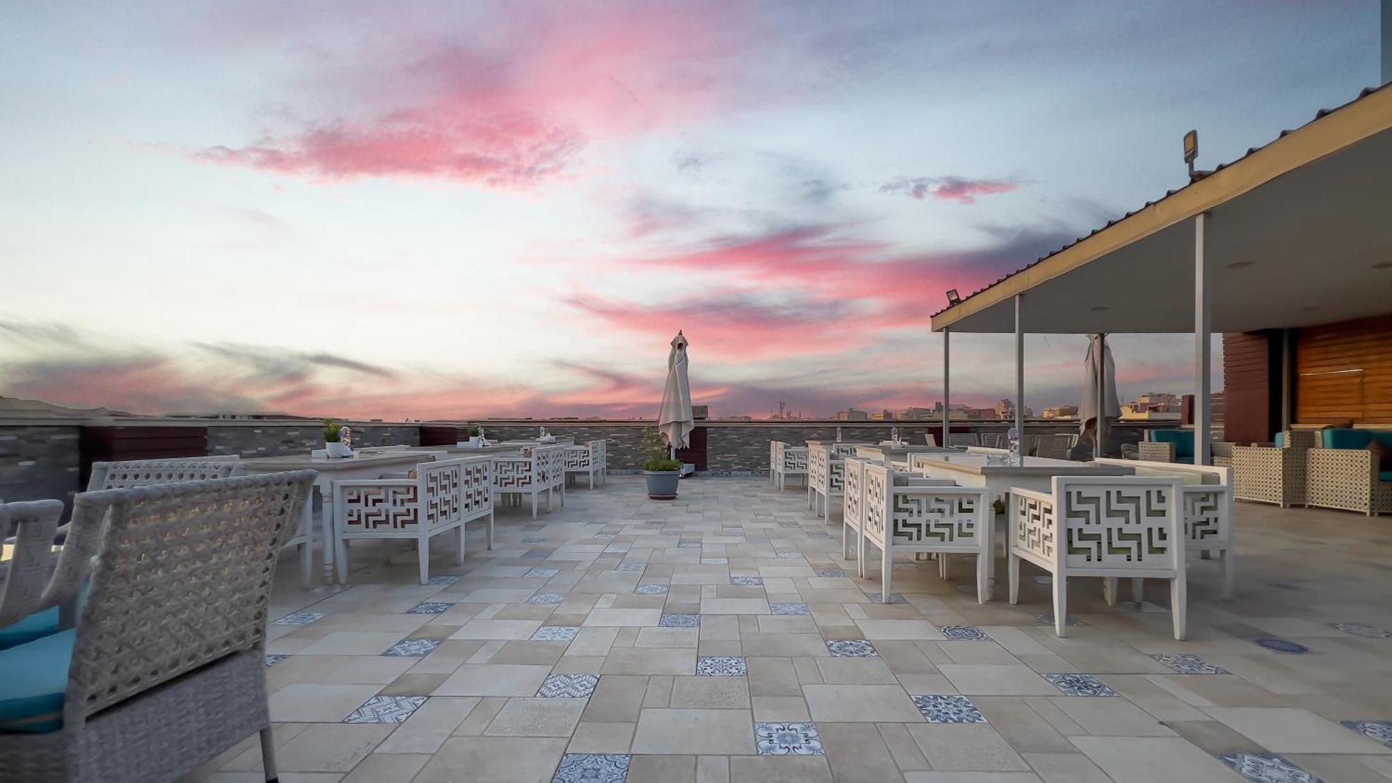 Pyramid Edge Hotel & Exclusive Pyramids View Rooftop Kafret el-Gabal Exterior foto